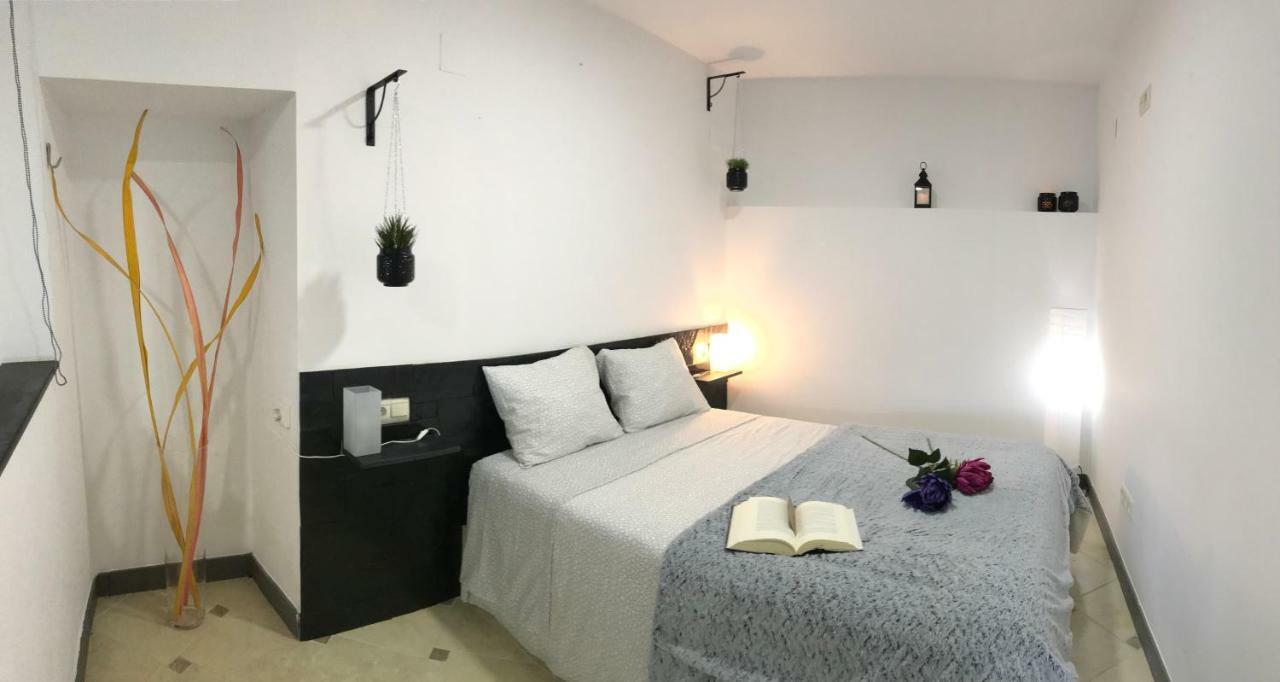Loft Arco Del Cristo. Apartment Caceres Bagian luar foto