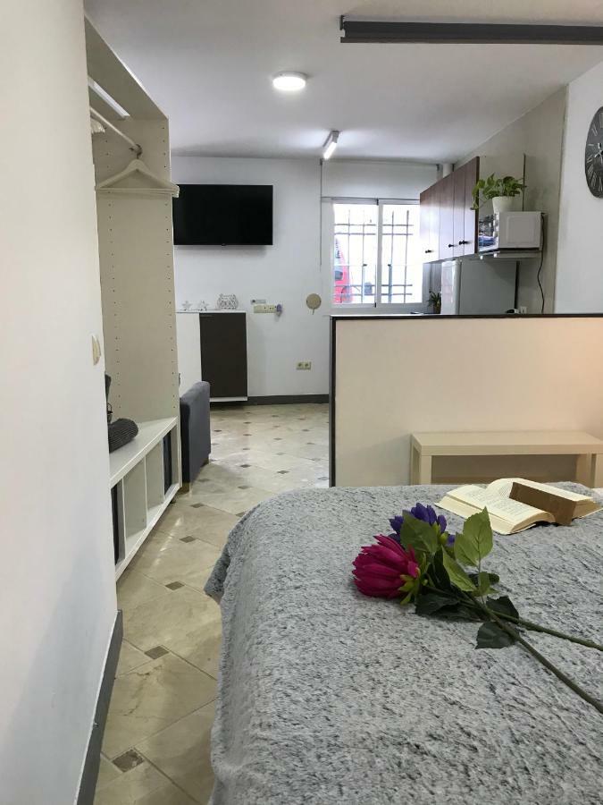 Loft Arco Del Cristo. Apartment Caceres Bagian luar foto