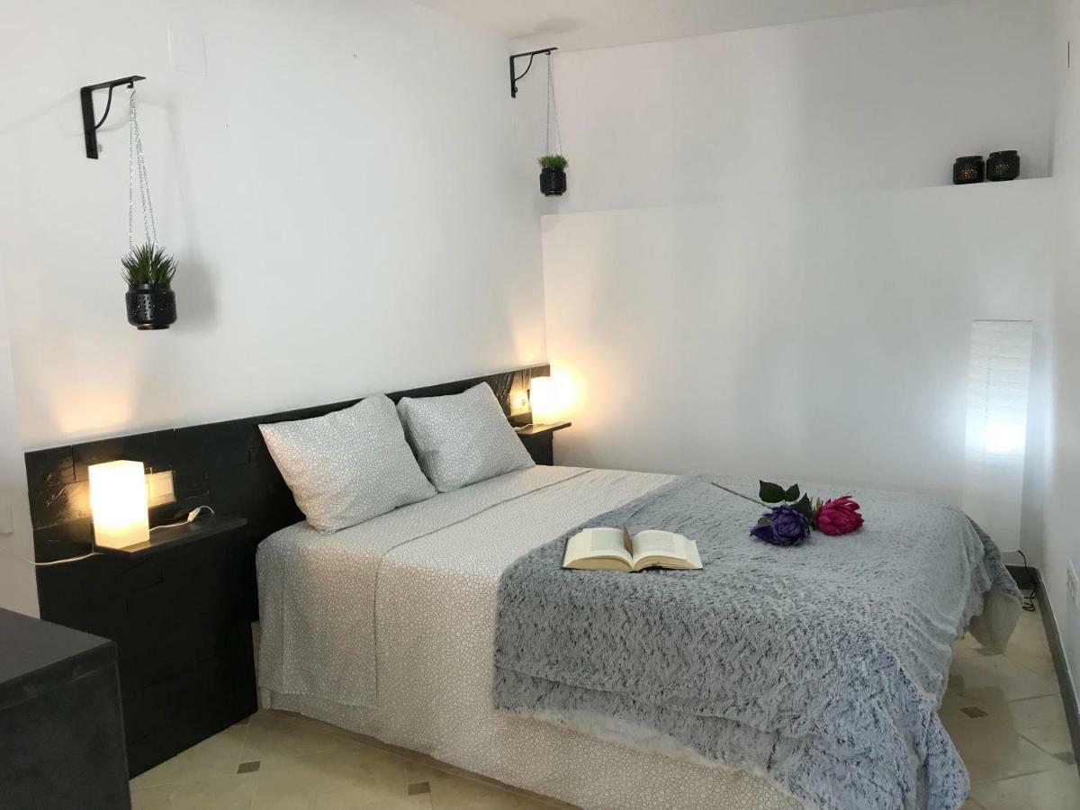 Loft Arco Del Cristo. Apartment Caceres Bagian luar foto