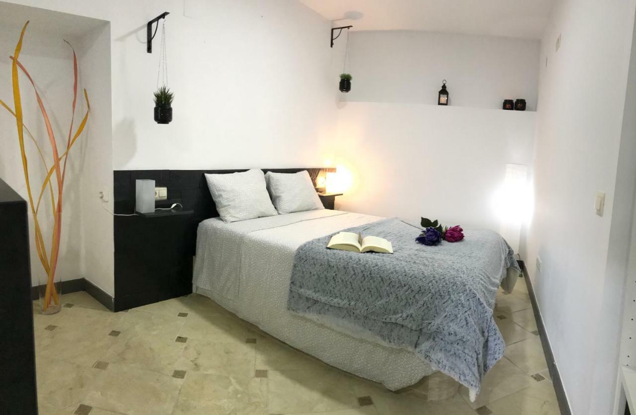 Loft Arco Del Cristo. Apartment Caceres Bagian luar foto